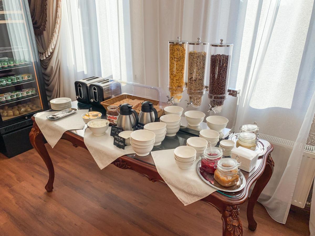 Gregory Hotel Dendrarium Park Chişinău Extérieur photo