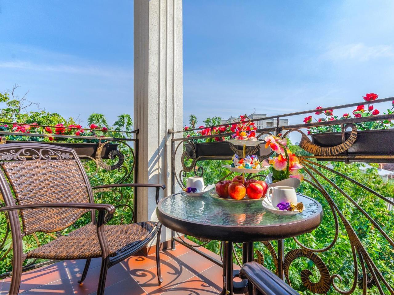 Gregory Hotel Dendrarium Park Chişinău Extérieur photo