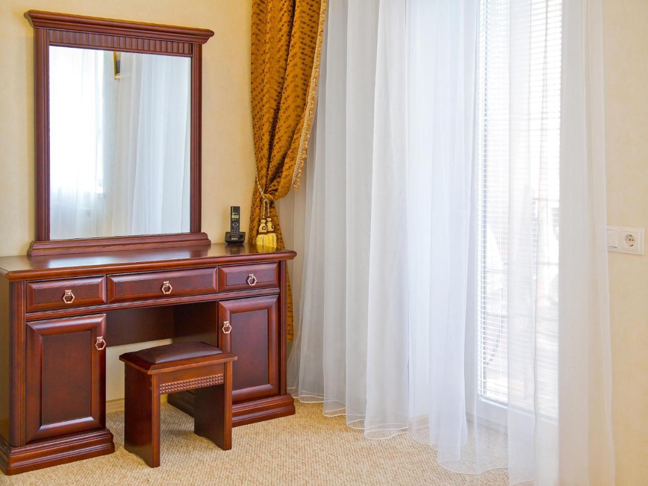 Gregory Hotel Dendrarium Park Chişinău Extérieur photo